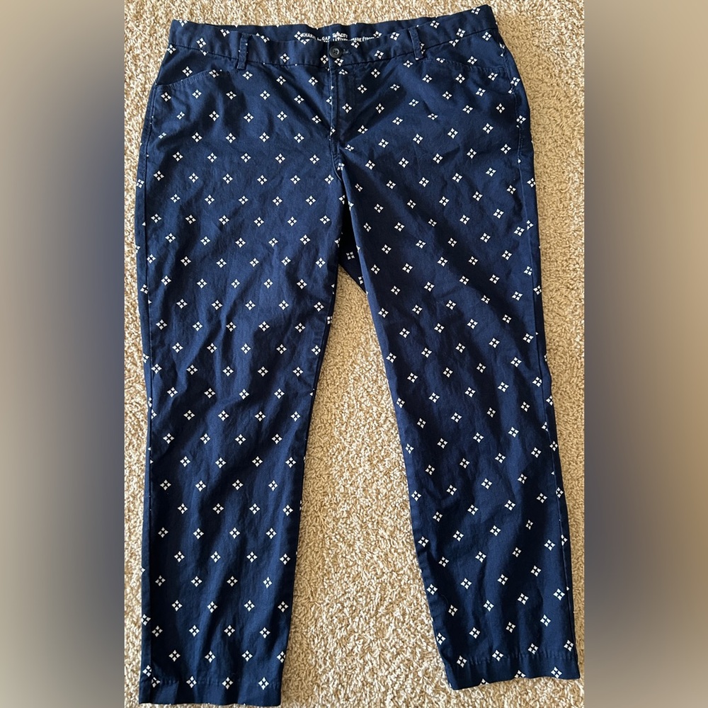 Gap Slim City navy khaki size 14